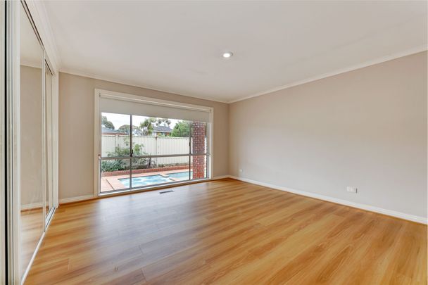 10 Eurora Court, Taylors Lakes - Photo 1