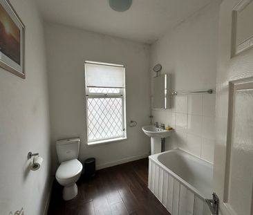 2 Bed End Terrace, Rombalds Avenue, LS12 - Photo 3