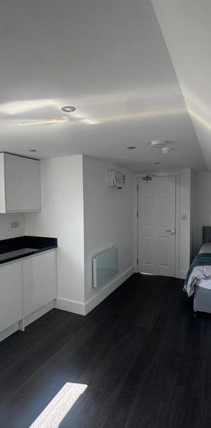 Studio to rent - Photo 1