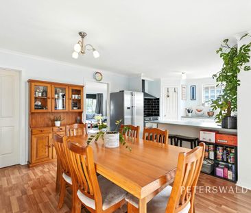 Comfort, Space & Seamless Entertaining in the Heart of Old Beach - Photo 4