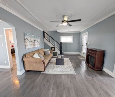 Fully Detached 3 Bedroom House in Welland! - Photo 3