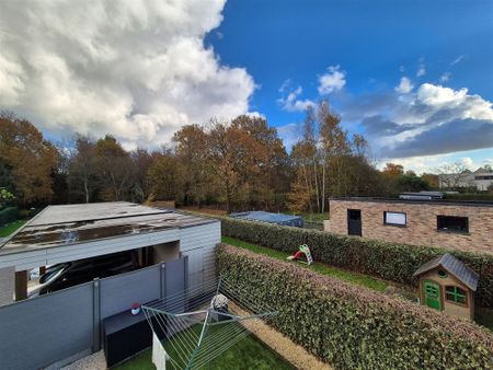 Gunstig gelegen appartement op de eerste verdieping met lift. - Photo 2