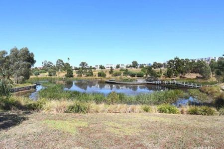 Perfectly Positioned in University Hill! - Photo 5