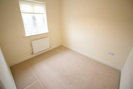 3 bedroom semi-detached house to rent - Photo 4