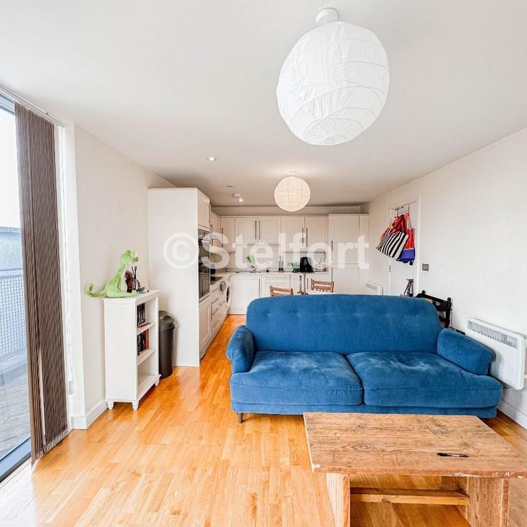 2 bedroom flat to rent - Photo 1