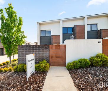 31/2 Rouseabout Street, Lawson ACT 2617 - Townhouse For Rent | Domain - Photo 2