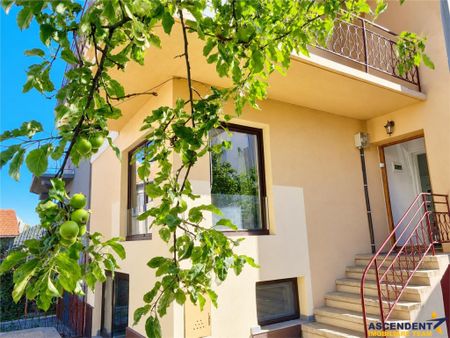 O casa altfel: stil vintage, curte proprie si 2 locuri de pa - Photo 5