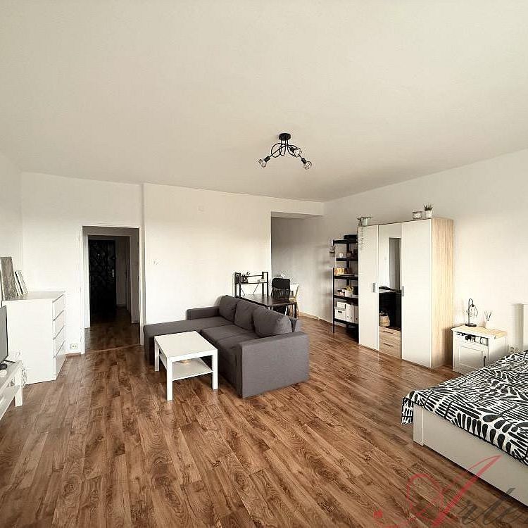 Pronájem bytu 1+1 52 m² - Photo 1