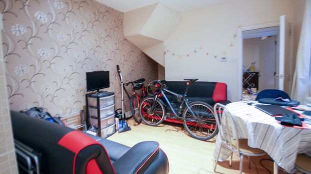 131a Dawlish Road - Photo 1