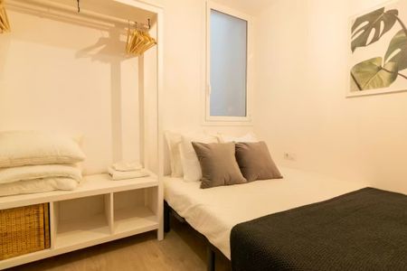 Passatge de la Virreina, Barcelona, Catalonia 08001 - Photo 5