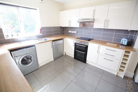 135 West Parade - Photo 5