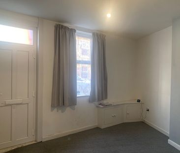 Room in a Shared House, Whittier Road, NG2 - Photo 5