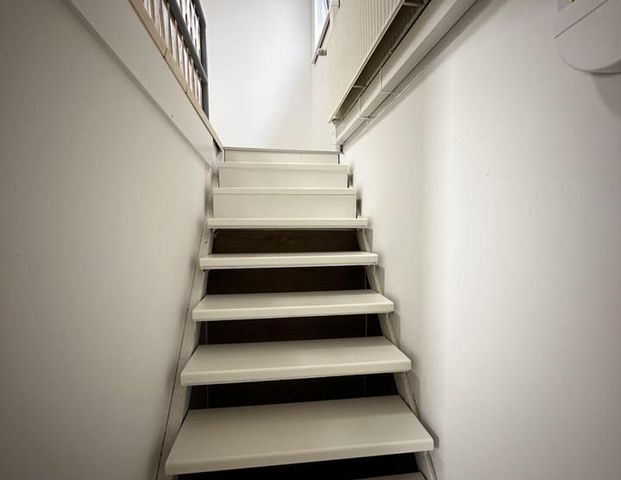 Moderne, frisch sanierte 2,5-Zimmer Wohnung inkl. Einbauküche - ca. 75 qm - Foto 1