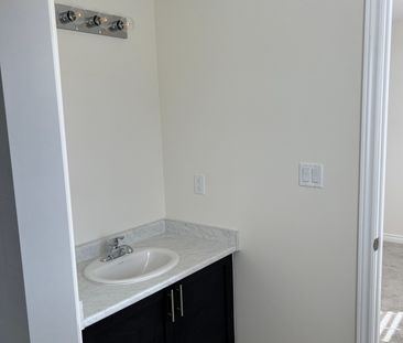 For Lease - 39 Mia Drive, Hamilton, Ontario - Photo 5