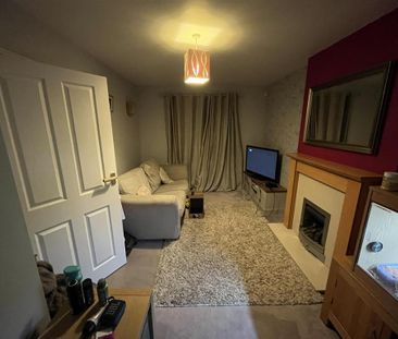 3 bedroom semi-detached house to rent - Photo 2