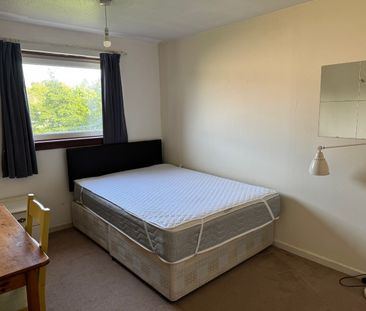 3 Bed Flat, St. Mungo Avenue, G4 - Photo 2