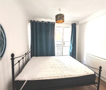 Room in a Shared Flat, Ilminster Gardens, SW11 - Photo 6