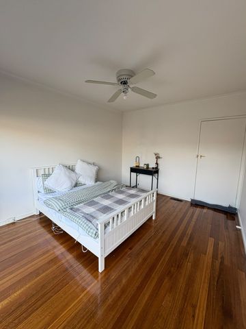 Caulfield North - Photo 4