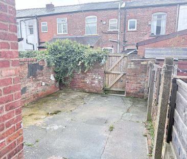 2 bedroom terraced house to rent - Photo 2