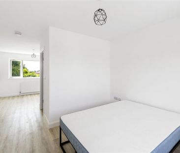 8 bedroom semi-detached house to rent - Photo 6