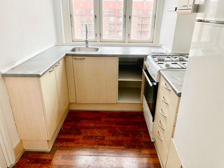 Rummelig 2 værelses lejlighed i vestbyen - Foto 2