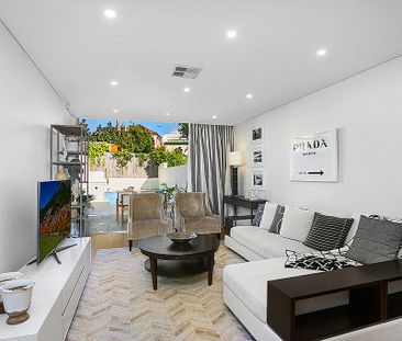 Contemporary four bedroom home in the heart of Rose Bay - Photo 2