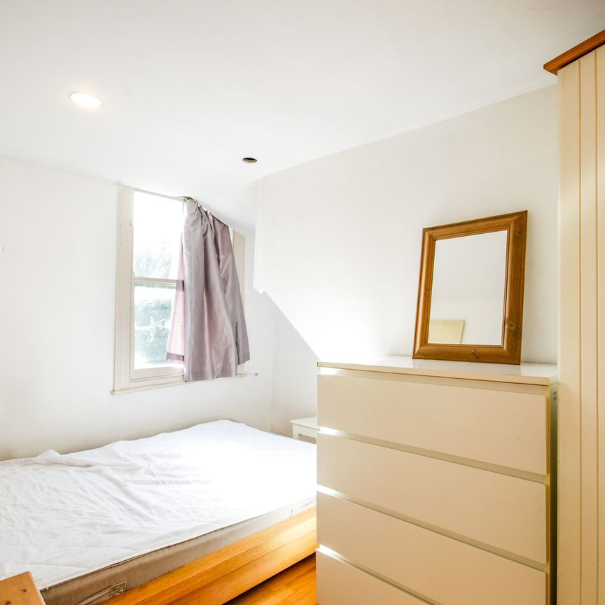 16 Guildford Grove, London, SE10 - Photo 1