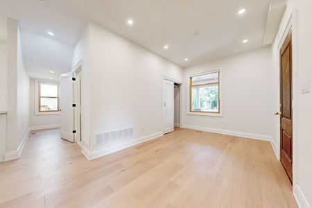 For Lease - 33 Centre Street Unit# Unit B, Vaughan, Ontario - Photo 3