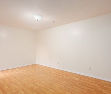 2212 Oxford St (3rd Floor), Vancouver - Photo 3