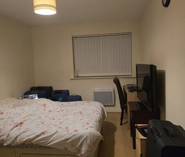 2 Bed Flat, Sugar Mill Square, M5 - Photo 5