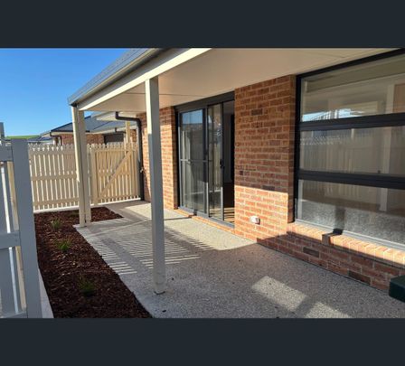 2/10 Sandwood Place, East Devonport, Tas 7310 - Photo 1