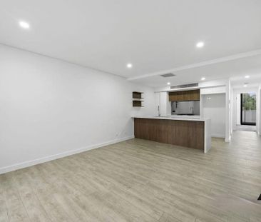 Modern Two-Bedroom Apartment with Double Parking - Photo 2
