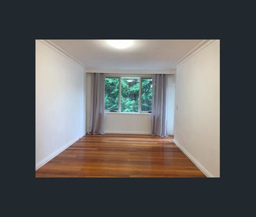 Just a stroll to Hadfield station!! - Photo 1