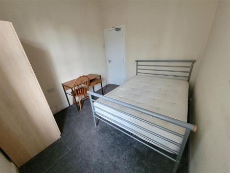 4 bedroom maisonette to rent - Photo 4