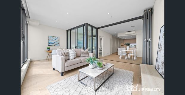 Stunning one bedroom with huge study and magnificent water view! - Photo 1