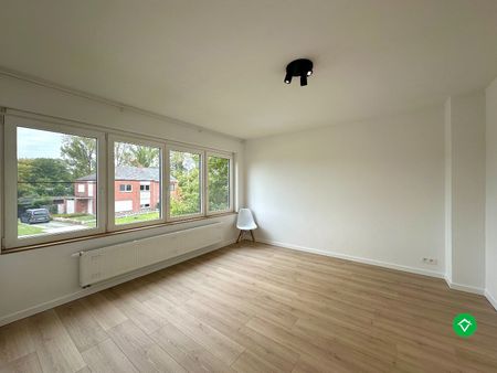 Instapklare gezinswoning met zonnige tuin, drie slaapkamers en garage te Sint-Andries - Photo 3