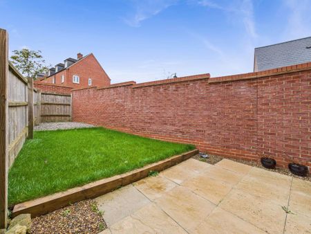 2 bedroom semi-detached house to rent - Photo 3