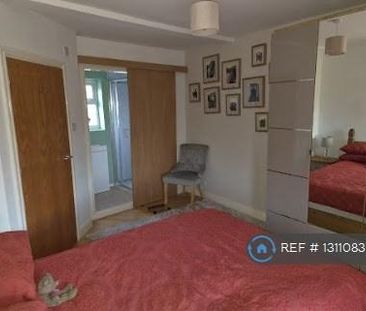 2 bedroom terraced house to rent - Photo 2