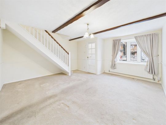 3 bedroom Semi-detached house to rent - Photo 1