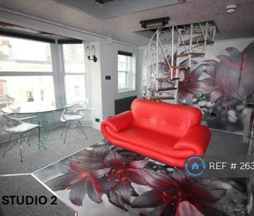 Studio to rent - Photo 1