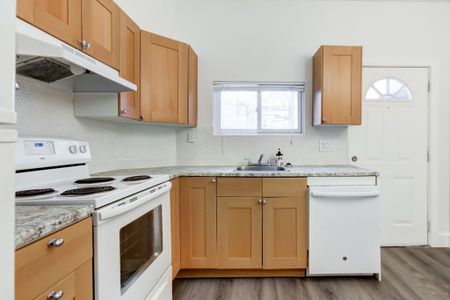 For Lease - 104 Leslie Street Unit# Main Fl, Toronto, Ontario - Photo 5