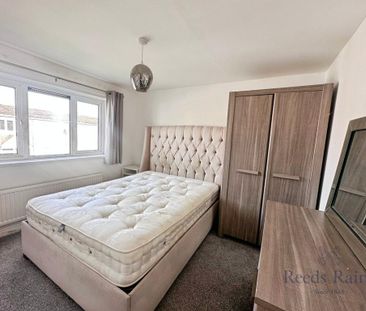 3 bedroom end of terrace house to rent - Photo 4