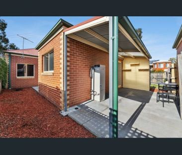 Convenience & Comfort in the Heart of Sunbury! - Photo 2