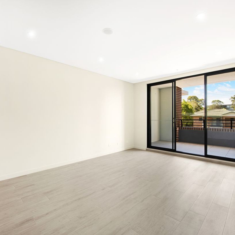 Brand New Designer Living - Photo 1