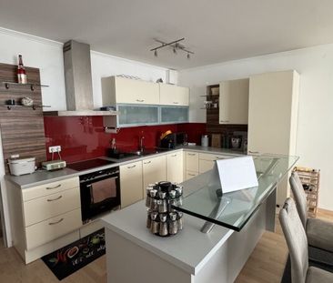 Wunderschöne 3 Zimmer Wohnung mit Garten und Terrasse, ruhige Innen... - Photo 6
