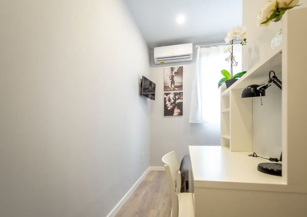 Calle del Puerto de Canfranc, Madrid, Community of Madrid 28038