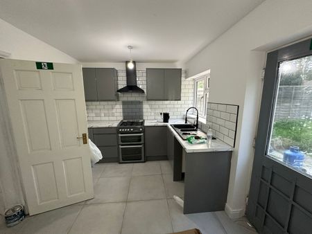 4 Bed End Terrace, Berrandale Road, B36 - Photo 5
