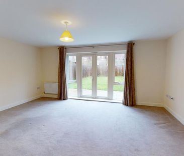 4 bedroom semi-detached house to rent - Photo 5