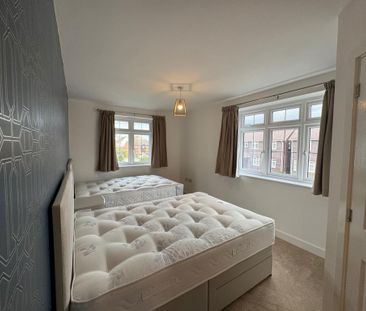 6 bedroom detached house to rent - Photo 5