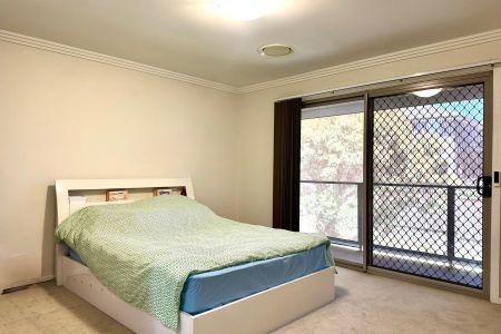 Spacious Comfort in the Heart of Kellyville - Photo 4